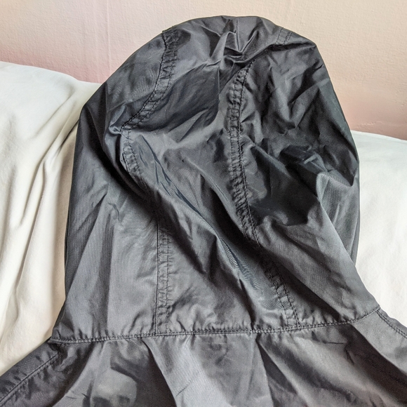 Like new Columbia boys rain and wind jacket size L 14-16 - Picture 8 of 13